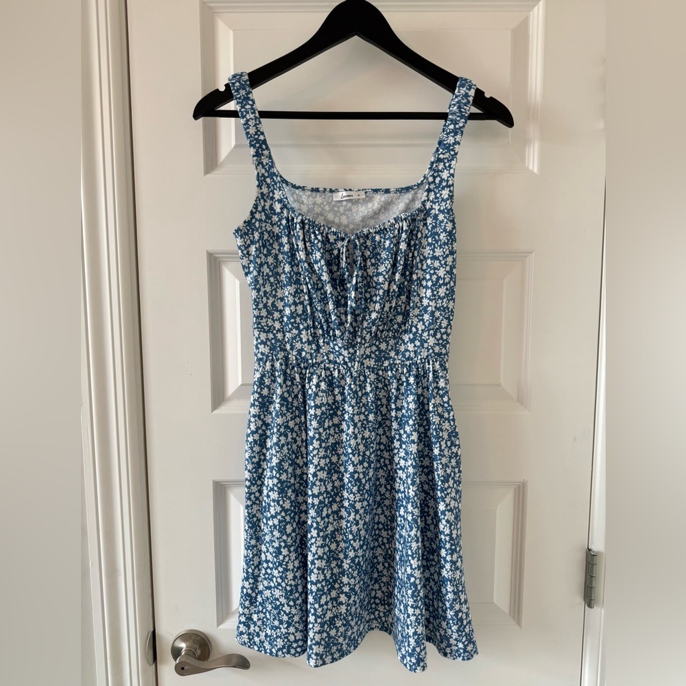 Floral Blue and White Sundress, size small, square neckline with tie keyhole